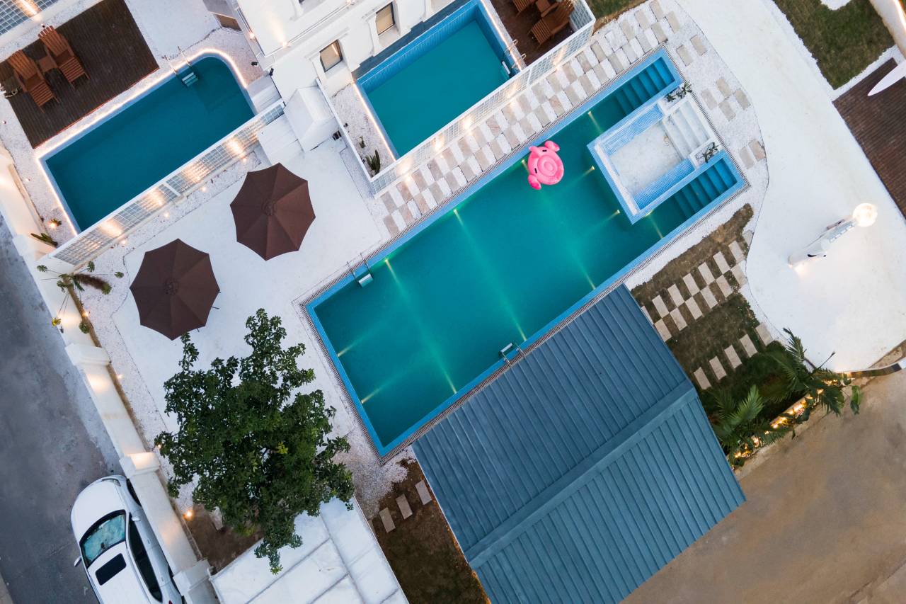 R设计师海滩度假酒店(北海银滩景区国际客运港店)图片