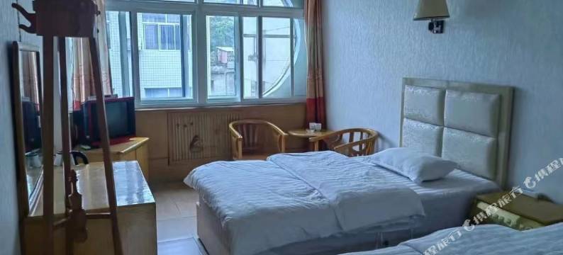 宁强粮食宾馆(广兴街店)图片