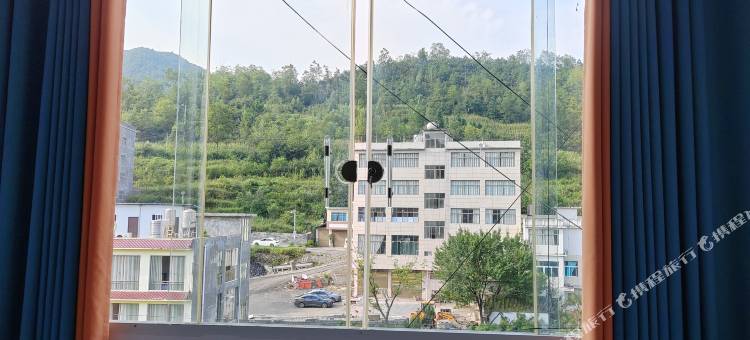 赫章听风民宿图片