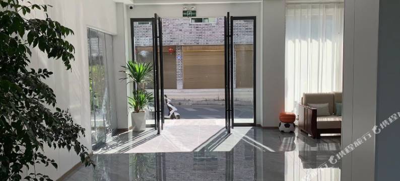 江峰阁边城民宿(洪安边城景区店)图片