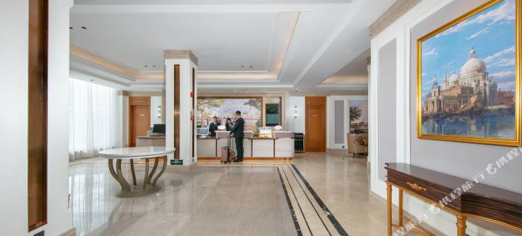 维也纳酒店(甘孜巴塘318国道店)图片