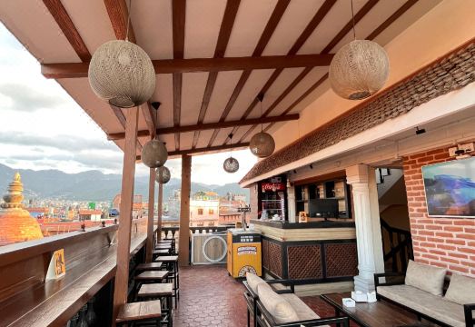 Hotel Garuda Hotel Overview