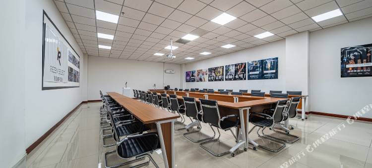 丽呈睿轩酒店(克拉玛依石油大厦店)图片