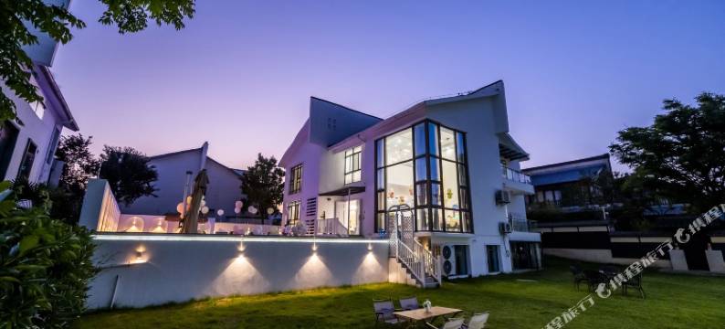 阳澄湖水云阁湖景泳池别墅图片