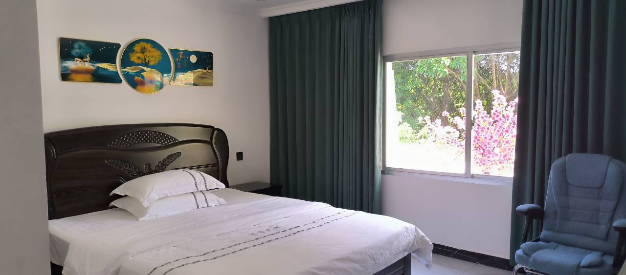 过客民宿(边城景区洪安古镇店)