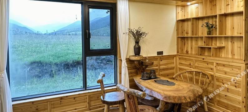 加楚庄园(冷嘎措店)图片