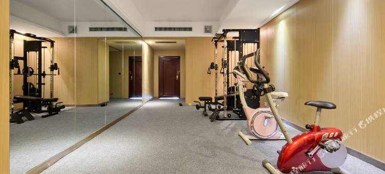 艺龙万国酒店(驻马店平舆县解放街店)图片