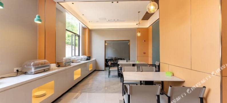 艺龙万国酒店(无锡荣巷地铁站梅园景区店)图片