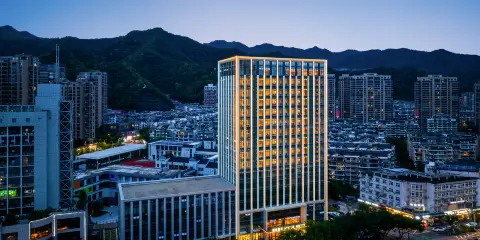 杭州建德新安江風景區新安東路亞朵酒店
