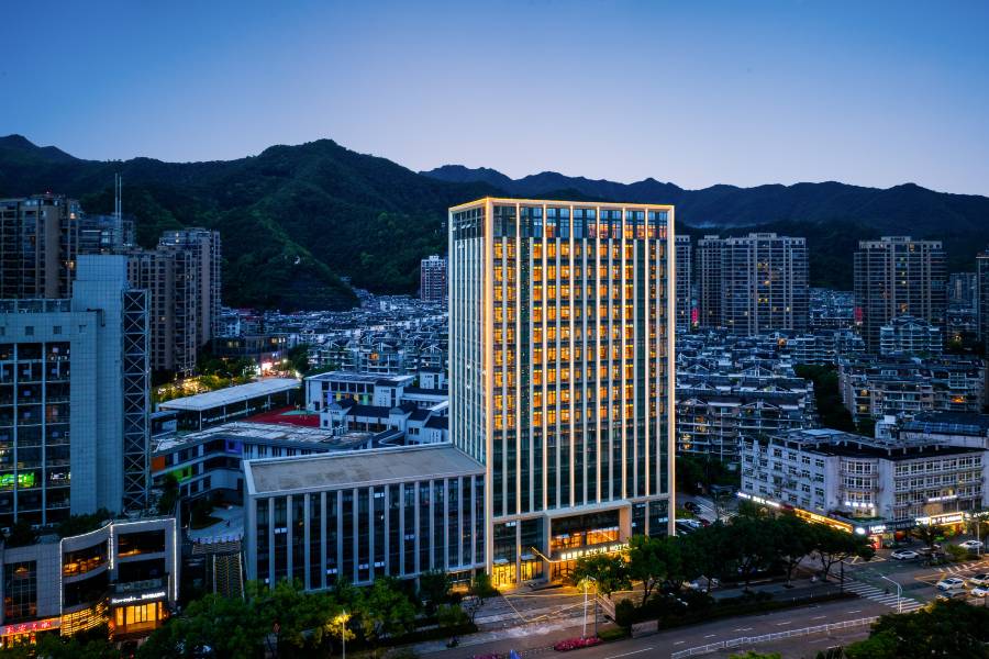 杭州建德新安江風景區新安東路亞朵酒店