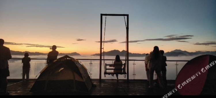 谁在秋千民宿图片