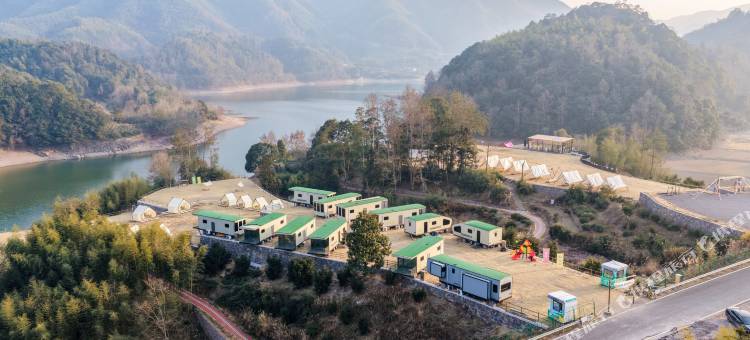 嵊州祥瑞溪隐月亮湖房车营地图片
