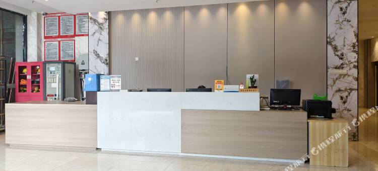 艺龙安云酒店(鄂州大学莲花山店)图片