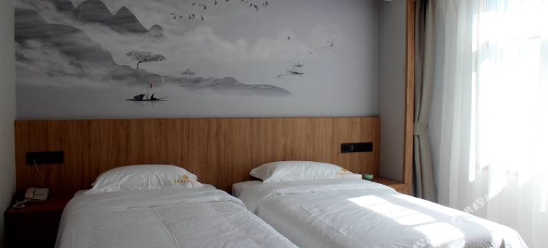 木里热贡曲祖酒店图片