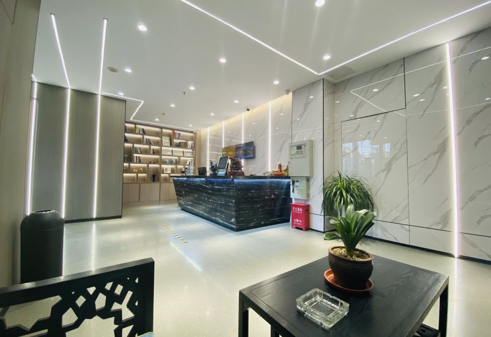 扬州蜜桔水晶酒店东关街店外景图