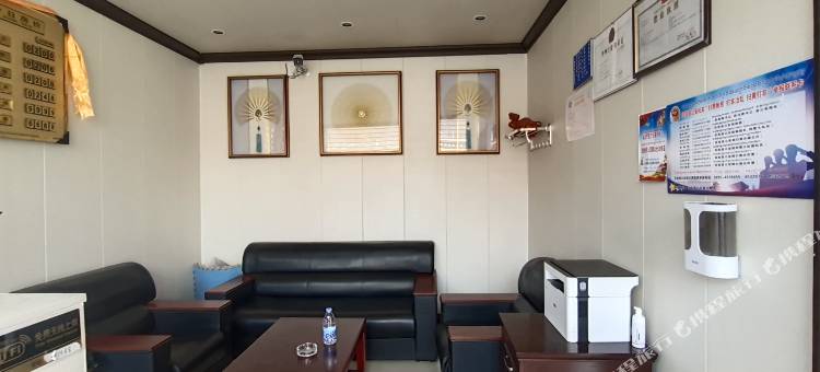 贡觉君义酒店图片