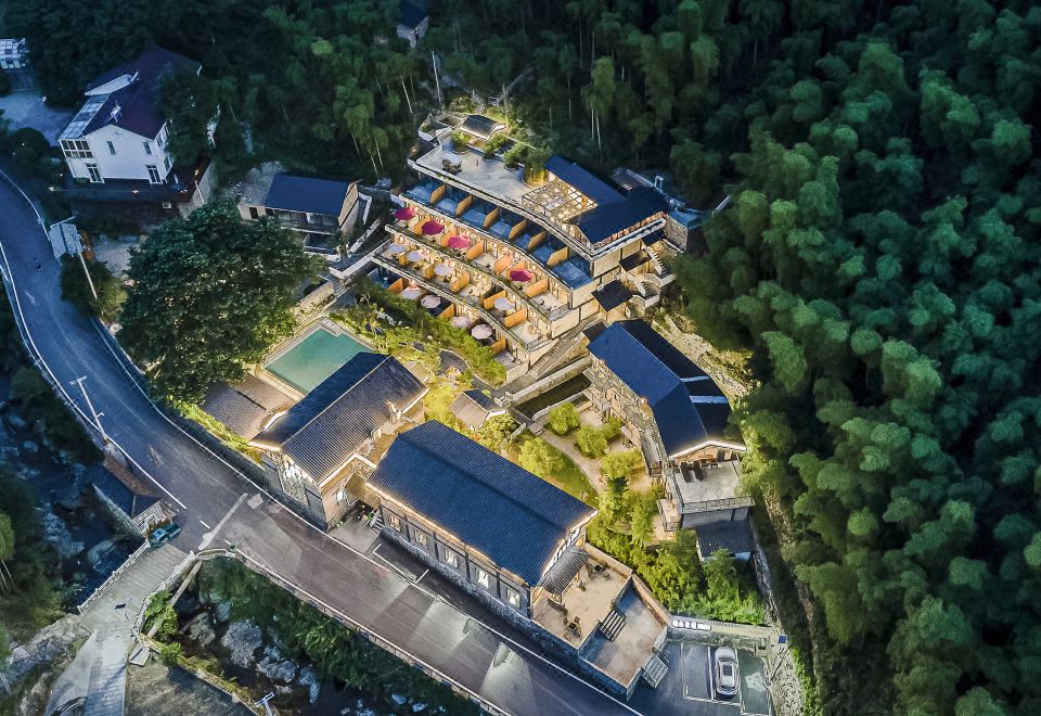 安吉隐上古道度假酒店外景图