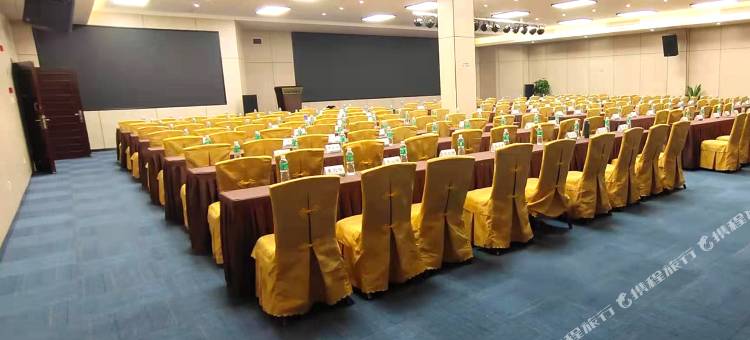 南宁永凯春晖酒店(南宁东站万象城地铁站店)图片