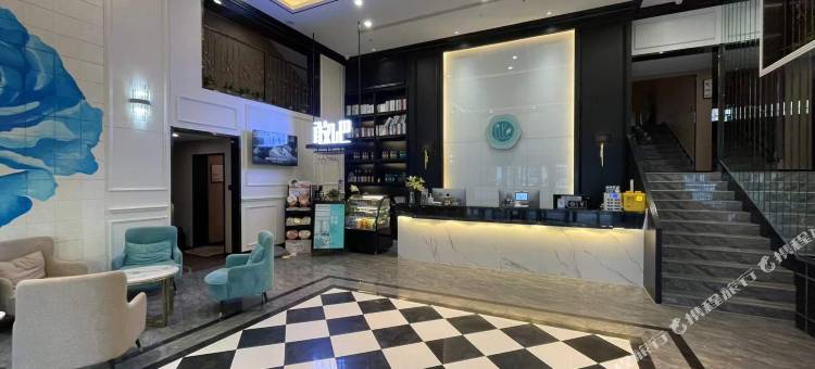 希岸轻雅酒店(青岛中央商务区台东商业街海泊河地铁站店)图片
