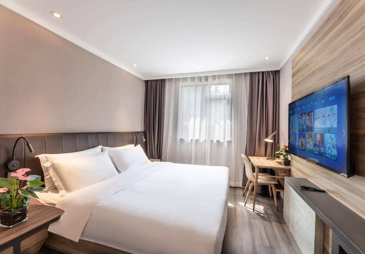 马鞍山肯定水晶酒店(葛羊路绿洲花园店)