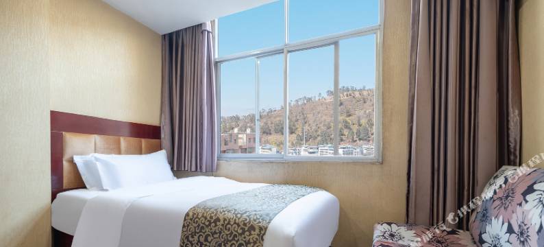 东浩酒店(西昌旅游集散中心店)图片