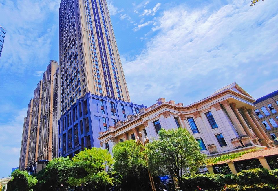 Chengdu Huachen Hotel Hotel Overview