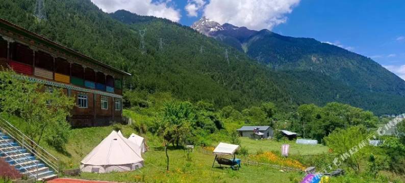 波密七彩行馆(古乡湖景区店)图片