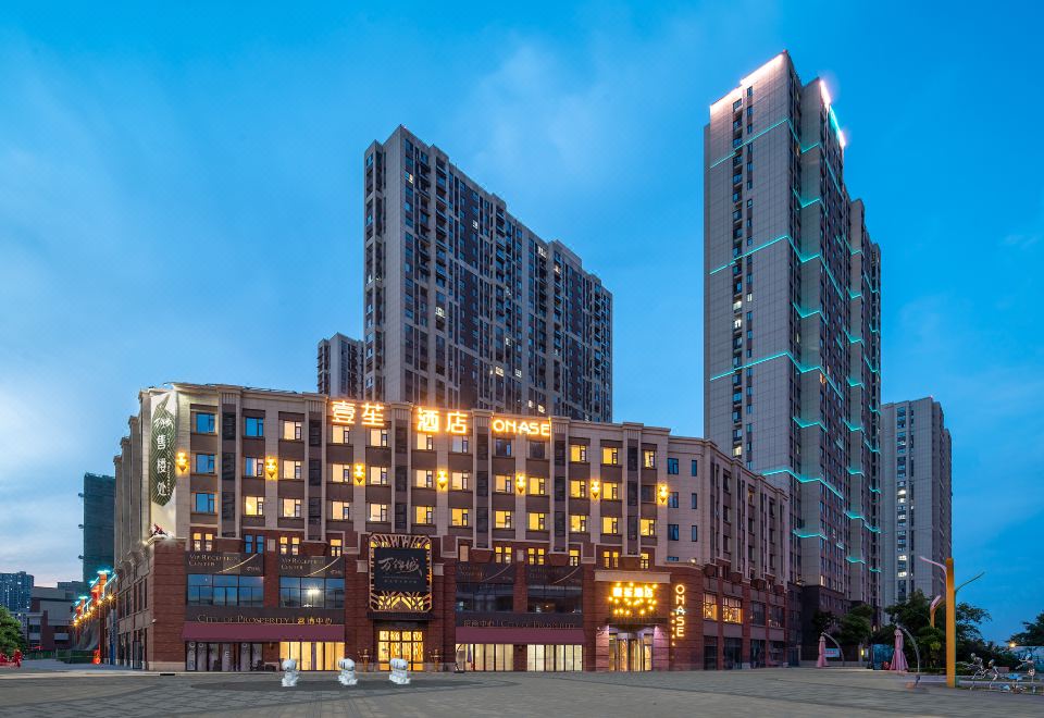  Hotel Overview