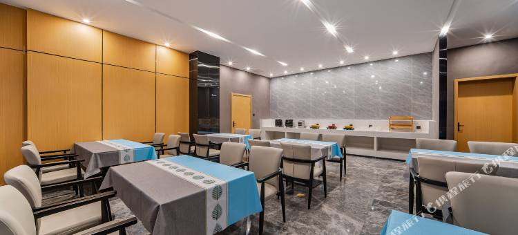 七摄藏乡酒店(康定新都桥摄影天堂小镇店)图片