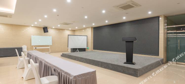智铂酒店(淄博北站银泰城店)图片