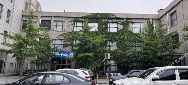 东港斯丽酒店(黄海大市场店)图片