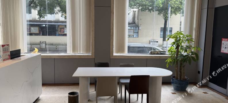 潇影华美达酒店(长沙五一广场东塘地铁站店)图片