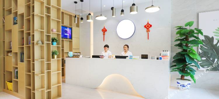 致馨栀子花开酒店(仙桃何李路店)图片