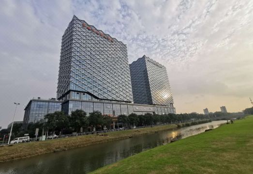 Vienna International Hotel (Suzhou Railway Station North Square)Hotel Overview