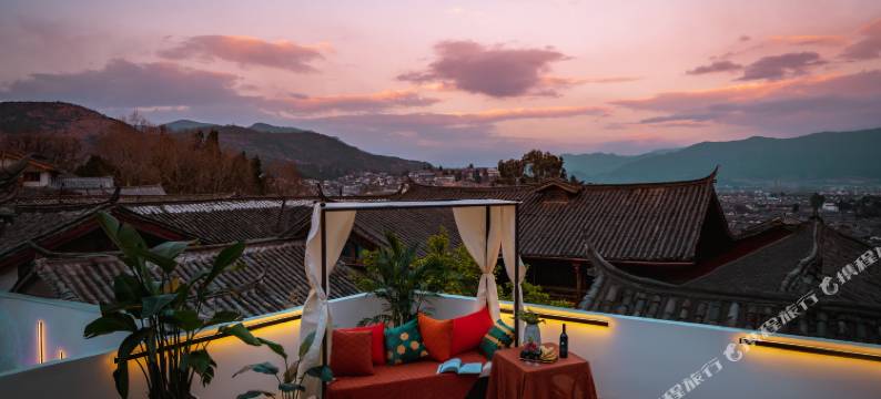 丽江水月花神狮山观景智能美宿图片