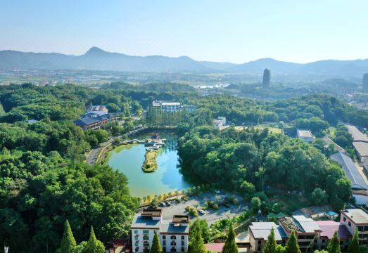 Changtian Jing'an Garden Zhongyuan Grand Hotel (Kuangzhong Garden)Hotel Overview