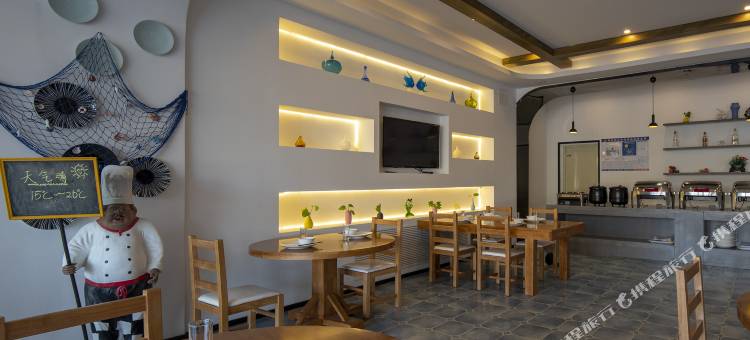 悦港•地中海酒店(石岛渔港店)图片