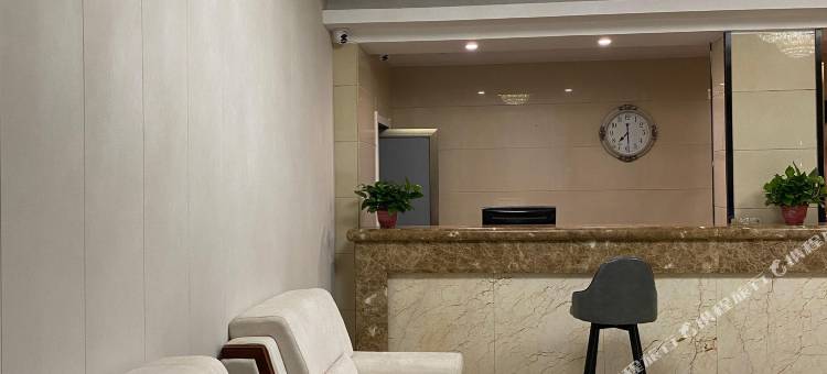 阳光假日宾馆(盖州站前店)图片