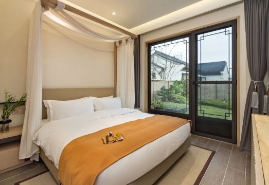 Mu Spring Resort Hotel Overview