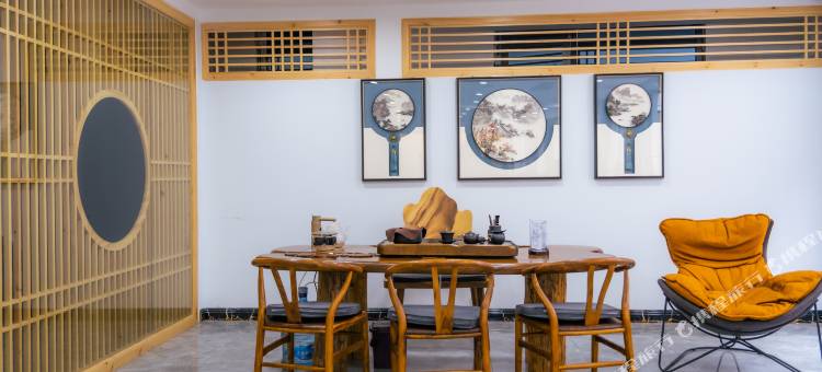 IU酒店(绵阳三台梓州杜甫草堂东方时代广场店)图片