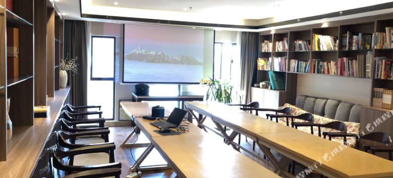 嘉优隆酒店(昆明高铁南站春融街地铁站)图片