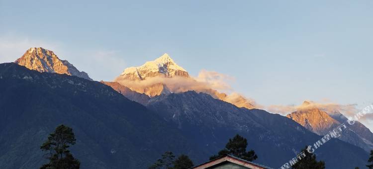 波密灵溪山居(岗云杉林店)图片