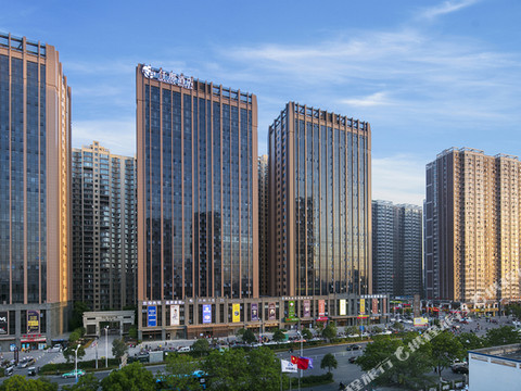 仟那千寻酒店(洛阳牡丹广场地铁站万达店)