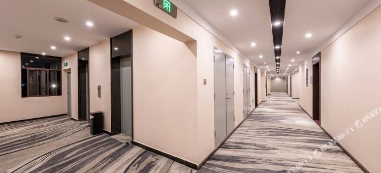 云上四季尚品酒店(曲靖火车站店)图片