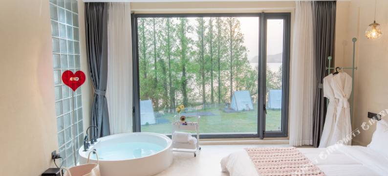 鹿鸣小筑设计师民宿(杭州建德富春江畔店)图片