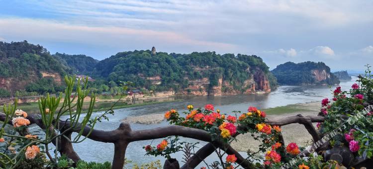 江山胜景酒店(乐山大佛美食街店)图片