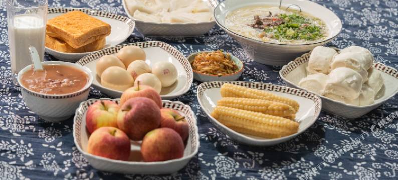 腾冲景颇茶雨客栈(董官村西董大院店)图片