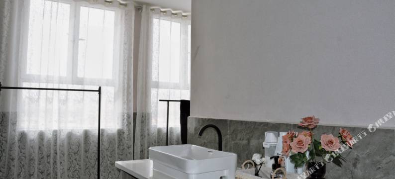 锦呈東谷酒店(鄯善库木塔格木卡姆路店)图片