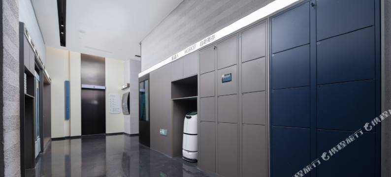 大连东港商务区音乐喷泉广场轻居酒店图片