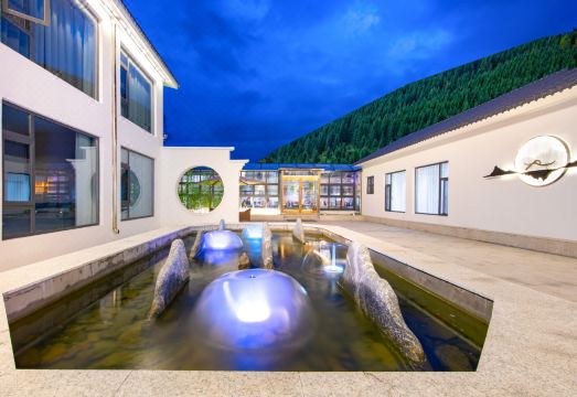 五台山唯漫酒店外景图